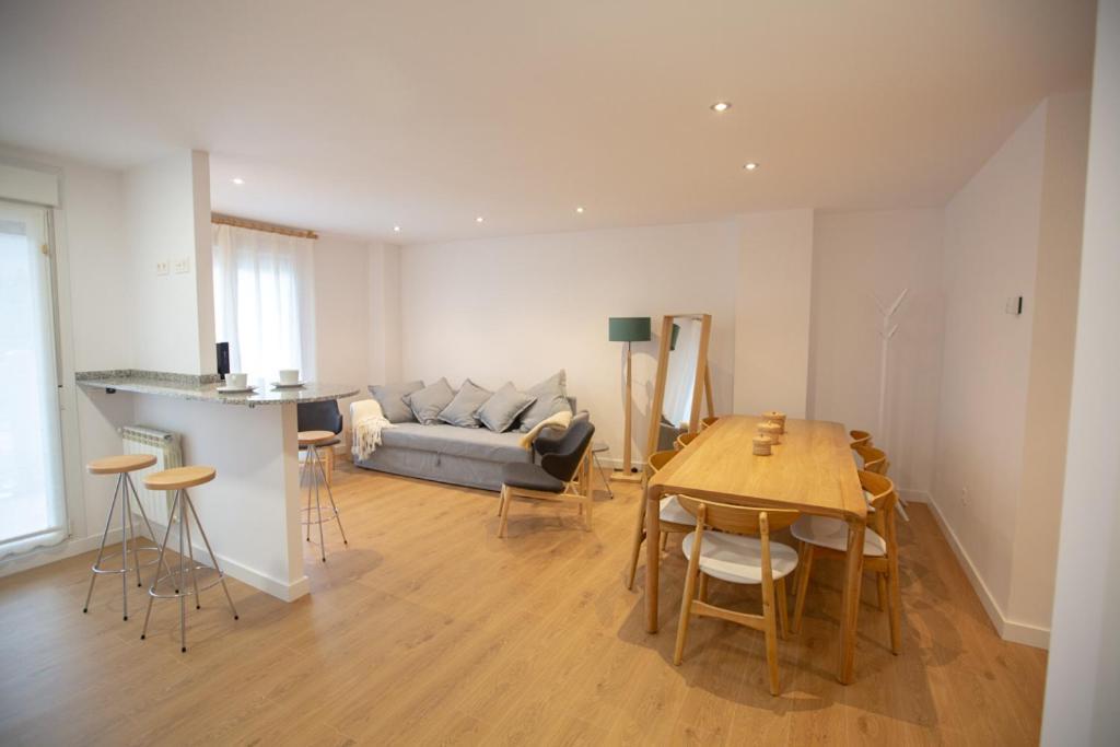 Apartamentos Tiu Enrique 4 Piso Onís Екстериор снимка