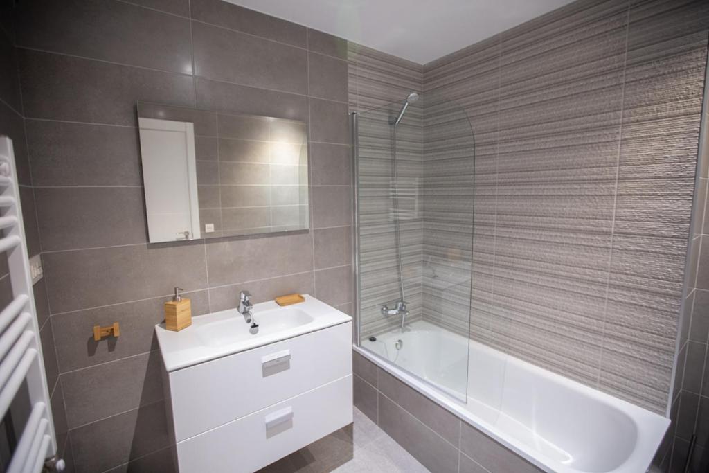 Apartamentos Tiu Enrique 4 Piso Onís Екстериор снимка
